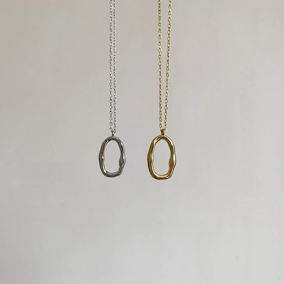 *NEW Yellow Gold Irregular Oval Necklace - Picture 4 of 8